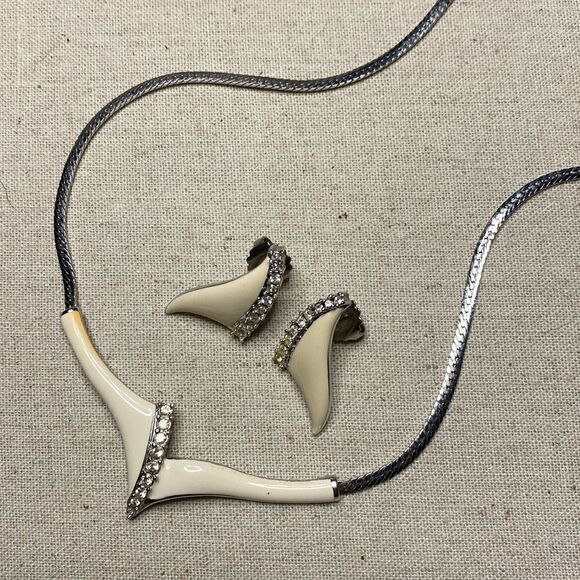 💛 Vintage Vendome Crystal & Enamel Necklace & Earring Set - Picture 2 of 6